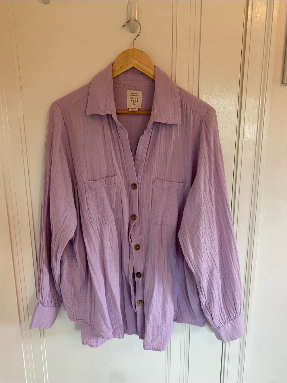 Women’s Billabong Lavender Button-Down Casual Shirt / Cover-up. Oversized!